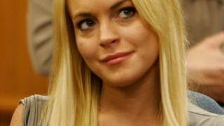 Lindsay Lohan Signs Rehab Discharge Papers, May Leave Today